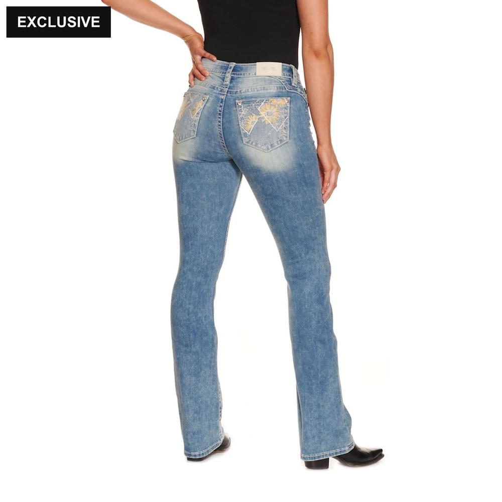29/34 Miss Me Women's Light Wash with Sunflower Pockets Mid-Rise Boot Cut Jeans
